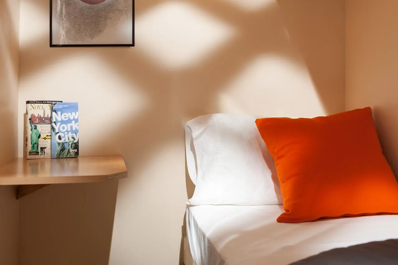 Hostel Chelsea Cabins New York